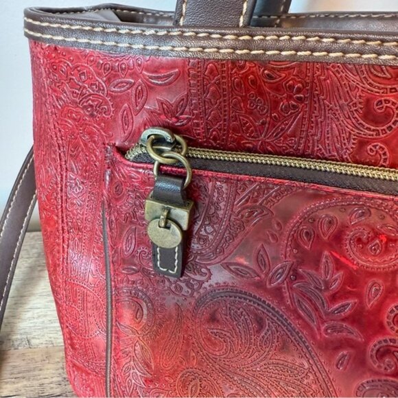 RELIC Red Paisley Embossed Handbag Satchel Brown Accents Crossbody Strap Tooled - Picture 2 of 14